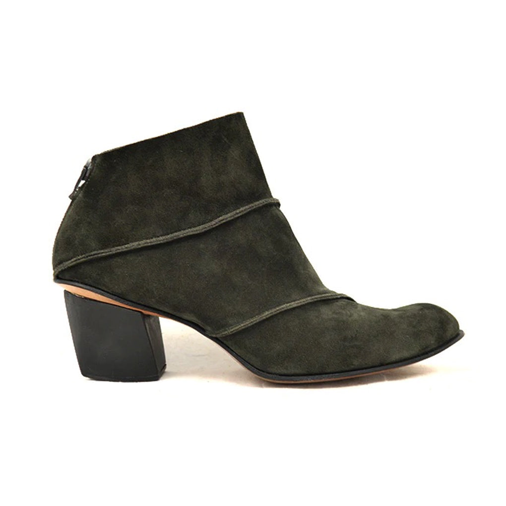 CYDWOQ – Lloyd's Shoes CYDWOQ – Lloyd's Shoes